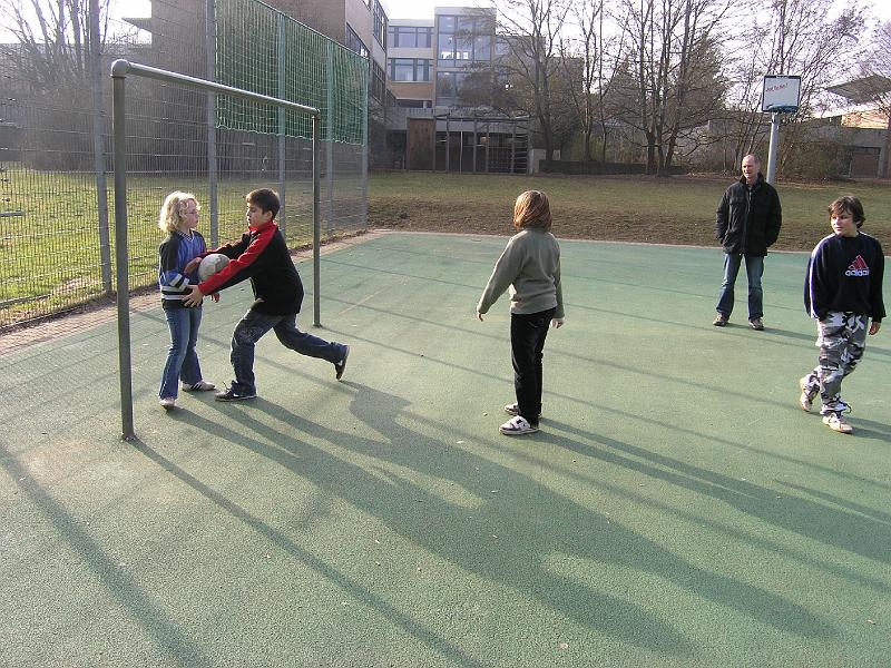 P1290104.JPG - Kooperation mit dem Jugendhaus Orschel-Hagen - Bastel- und Sport-AG