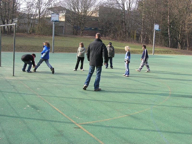 P1290108.JPG - Kooperation mit dem Jugendhaus Orschel-Hagen - Bastel- und Sport-AG