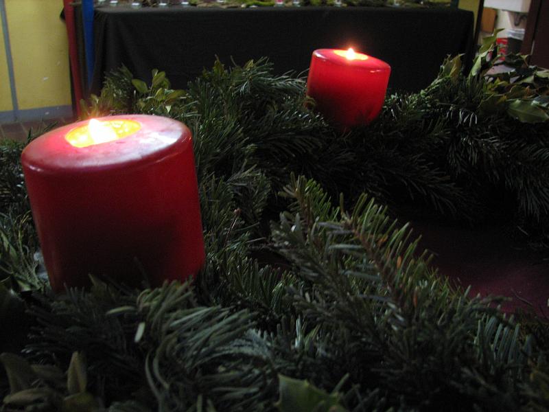 IMG_9043.JPG - Unser Adventskranz im Foyer.