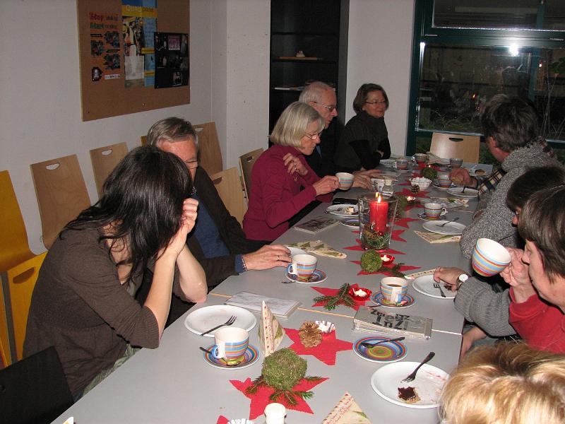 IMG_9049.JPG - Zum 2. Mal - und schon ein fester Bestandteil im Jahreskreis an der Gutenberg-Schule - der Adventskaffee für außerschulische MitarbeiterInnen.